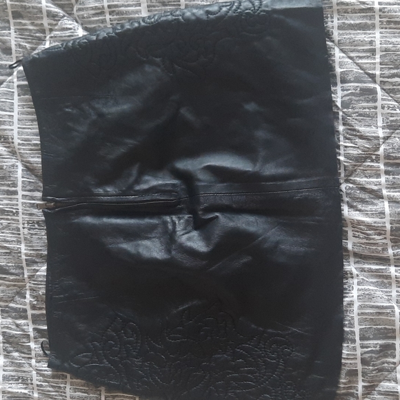 Zara Black Faux Leather Miniskirt - Picture 2 of 5